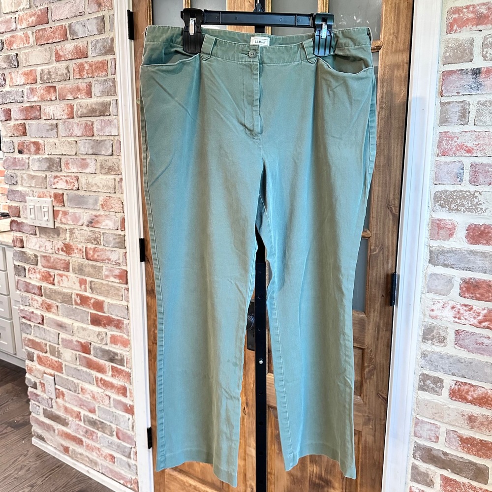 LL Bean Chino‎ Pants Women 18 Medium Tall Sage Green Straight Leg Cotton FLAW